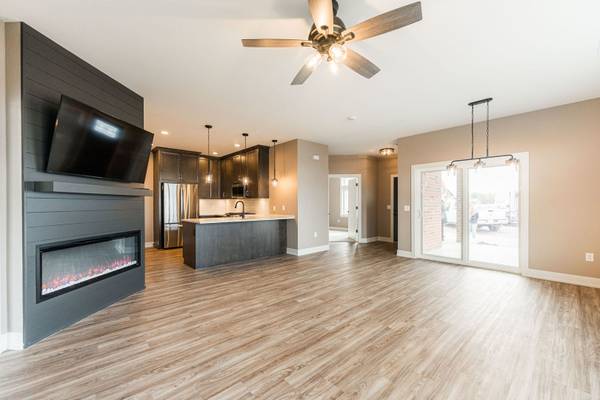 568 Stearn DR #568, Genoa, IL 60135