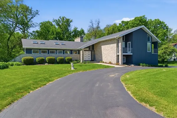 71 Oak Creek DR, Yorkville, IL 60560