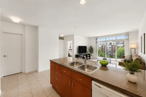 7757 Van Buren ST #413, Forest Park, IL 60130
