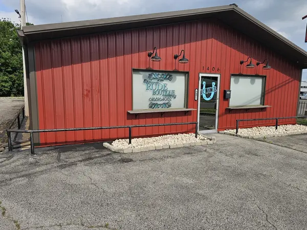 1406 Salem RD, Mt Vernon, IL 62864