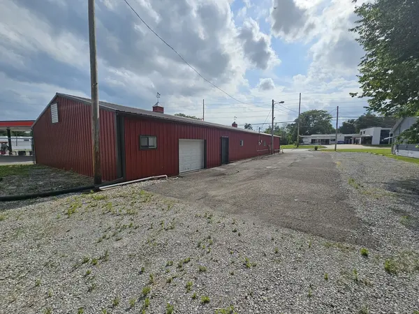 1406 Salem RD, Mt Vernon, IL 62864
