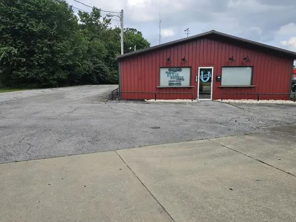 1406 Salem RD, Mt Vernon, IL 62864