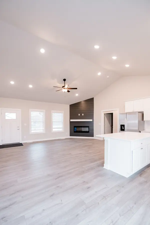 6124 Thor AVE, Davenport, IA 52807