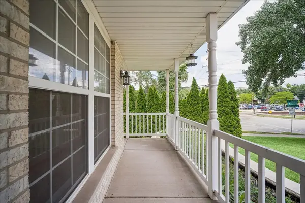 206 S Western AVE, Bartlett, IL 60103