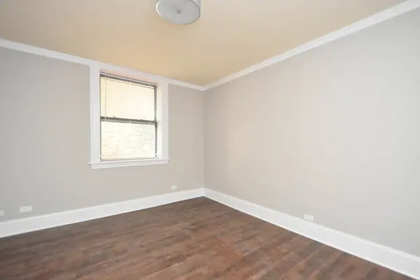 817 W Lakeside PL #106, Chicago, IL 60640
