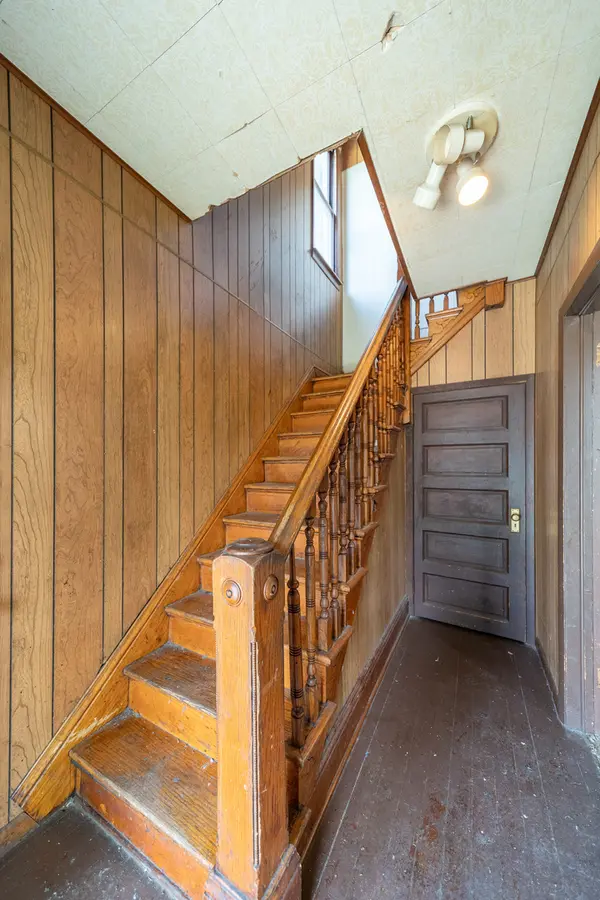 709 W 16th ST, Davenport, IA 52804