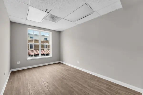 214 Main ST #2A, Woodstock, IL 60098