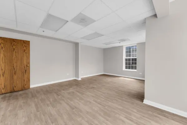 214 Main ST #2A, Woodstock, IL 60098