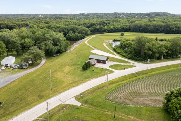 2303 Big Island Pkwy, Milan, IL 61264