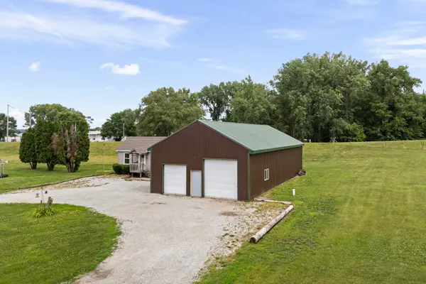 2303 Big Island Pkwy, Milan, IL 61264