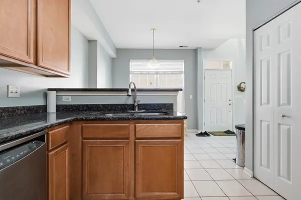 974 KENSINGTON DR, Northbrook, IL 60062