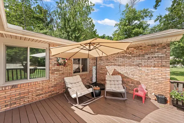 1617 Lake Shore DR, Mahomet, IL 61853