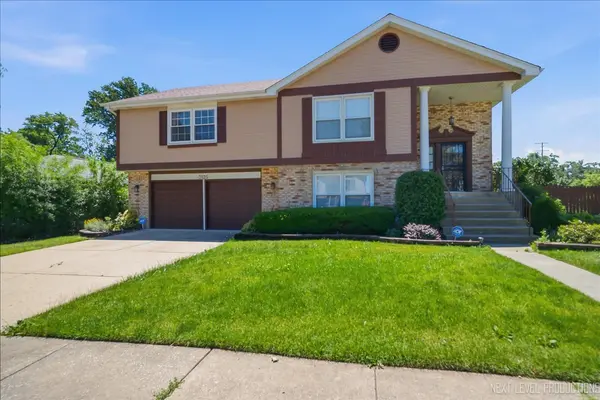 3125 Shagbark LN, Hazel Crest, IL 60429