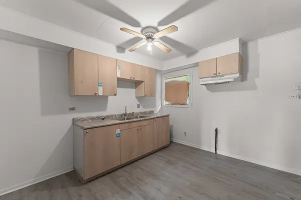 172 W 158th ST, Harvey, IL 60426