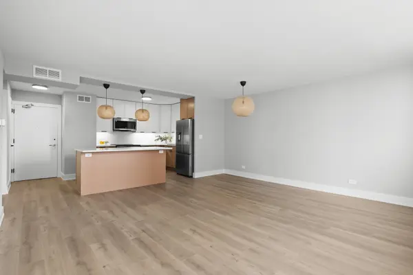 6301 N Sheridan RD #12C, Chicago, IL 60660