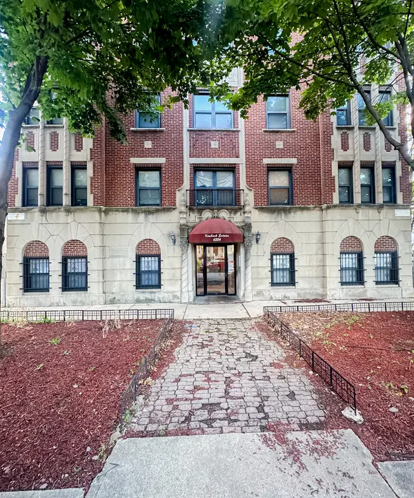 6324 S KIMBARK AVE #300, Chicago, IL 60637