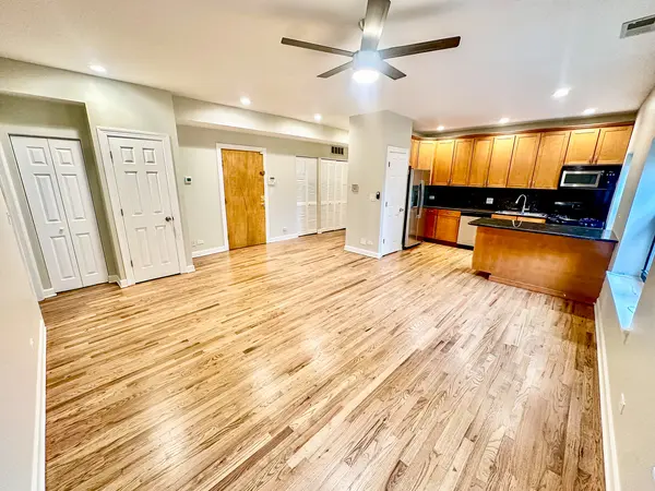 6324 S KIMBARK AVE #300, Chicago, IL 60637