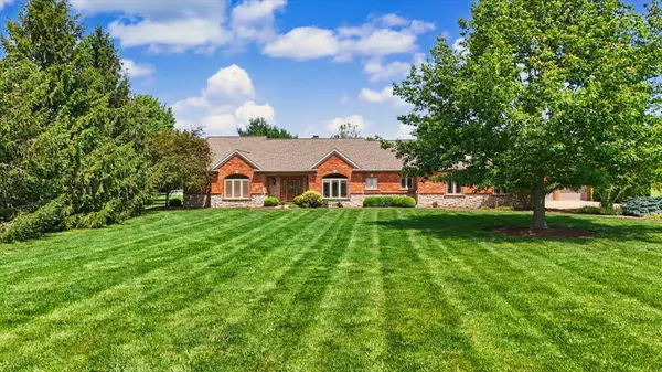 200 Riverbend BLVD, Mahomet, IL 61853