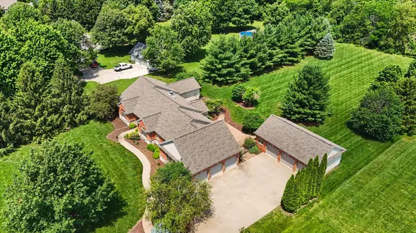 200 Riverbend BLVD, Mahomet, IL 61853