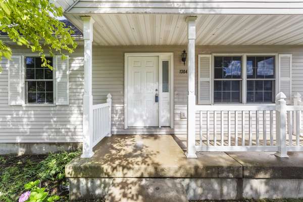 1304 S ABERCORN, Urbana, IL 61802