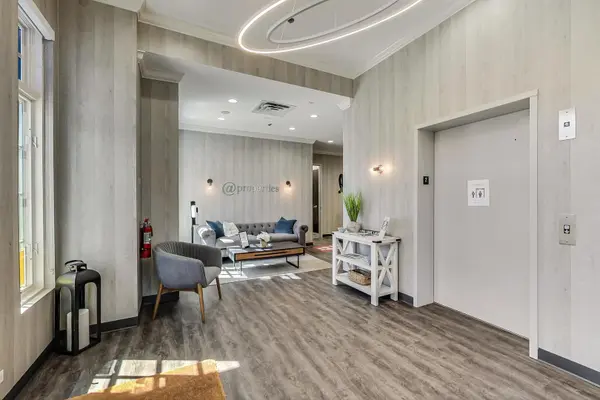 324 W Touhy AVE, Park Ridge, IL 60068