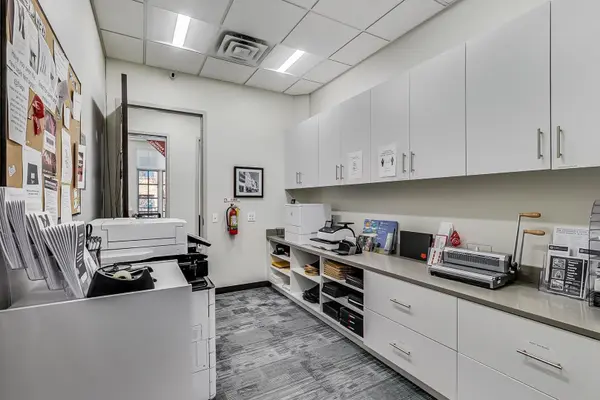 324 W Touhy AVE, Park Ridge, IL 60068