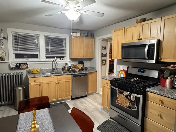 325 3rd ST #2, Libertyville, IL 60048