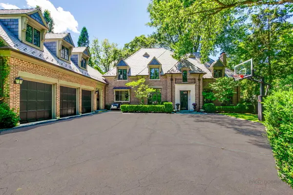 30 S Sheridan RD, Lake Forest, IL 60045