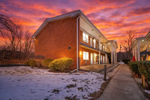 327 N Princeton AVE #9, Villa Park, IL 60181