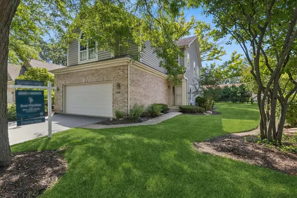 1488 White Oak LN, Woodstock, IL 60098
