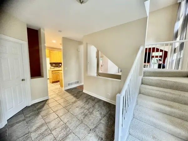1488 White Oak LN, Woodstock, IL 60098