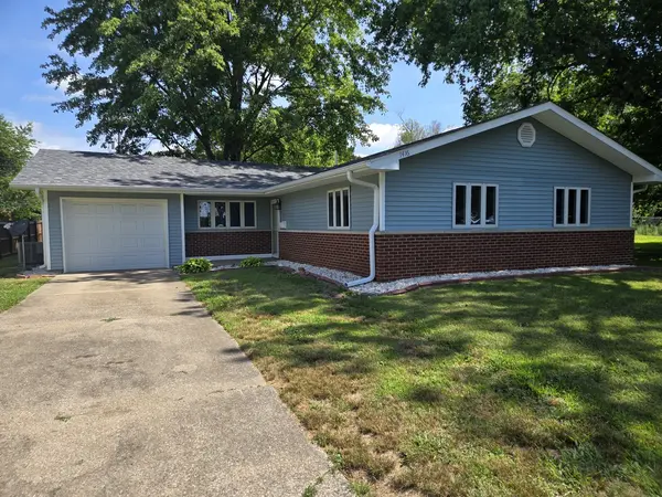 1416 Julianne DR, Marion, IL 62959