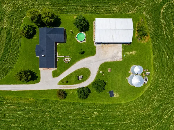 623 Pear LN, Xenia, IL 62899