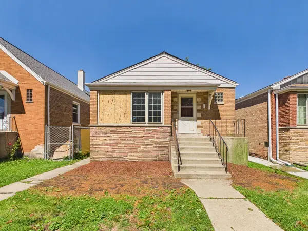 5208 S Long AVE, Chicago, IL 60638