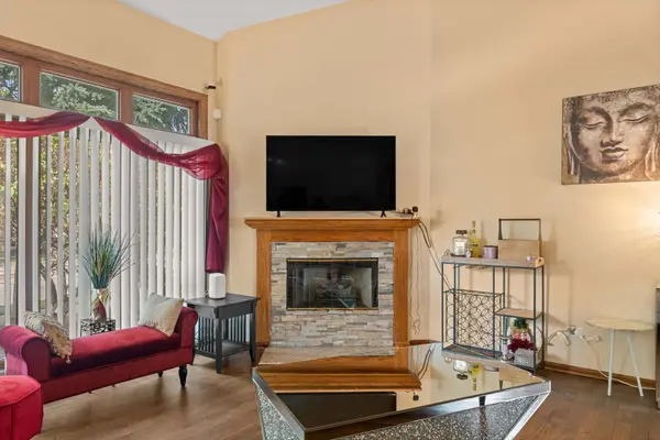 6930 Lexington CT, Tinley Park, IL 60477