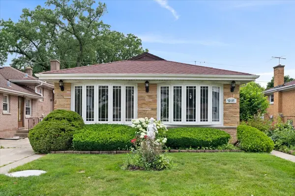 7357 N Crawford AVE, Lincolnwood, IL 60712
