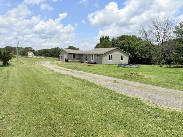 855 Beech Hollow RD, Harrisburg, IL 62946