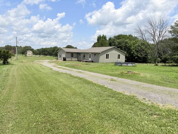 855 Beech Hollow RD, Harrisburg, IL 62946