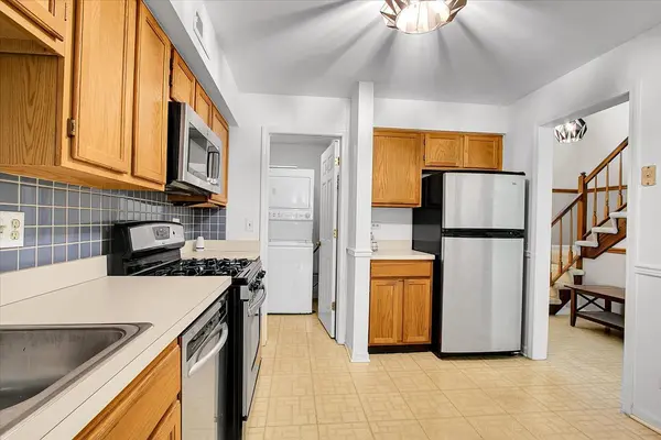 1735 Portsmith LN #8-3, Arlington Heights, IL 60004