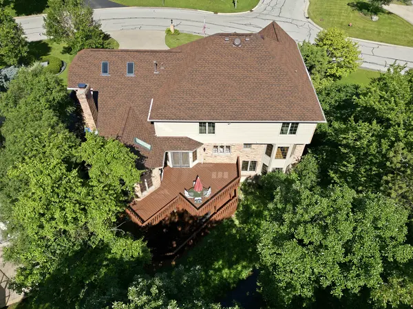 8701 LAKE RIDGE DR, Darien, IL 60561