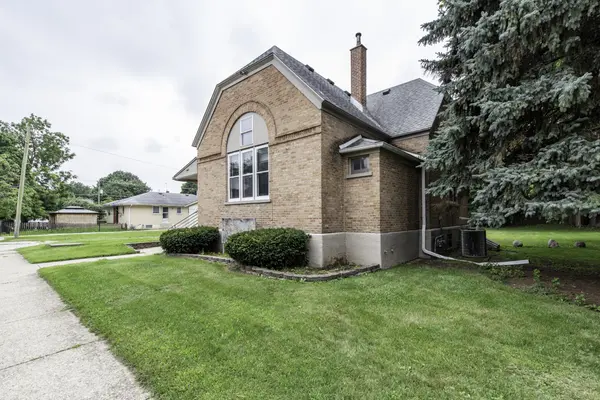 800 CHESTNUT ST, Waukegan, IL 60085