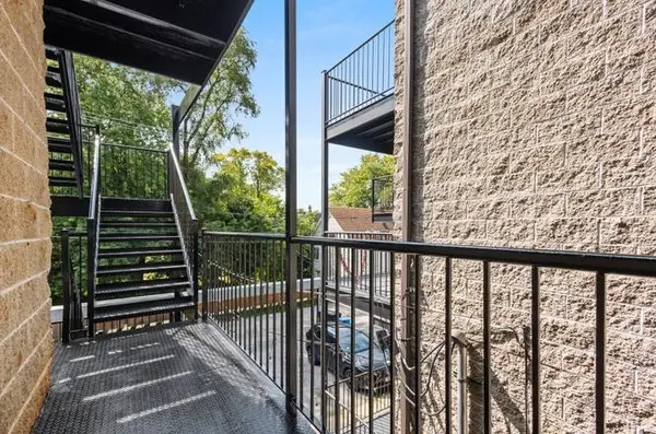 957 W 51st ST, Chicago, IL 60609