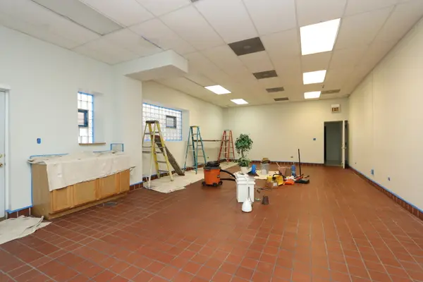 5236 W Fullerton AVE #1st, Chicago, IL 60639