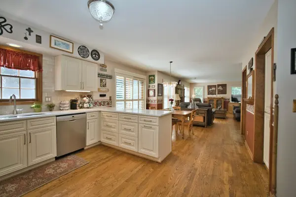 248 Perth RD, Cary, IL 60013
