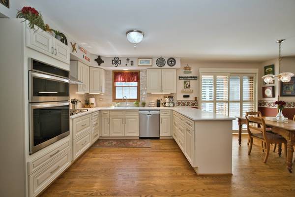 248 Perth RD, Cary, IL 60013
