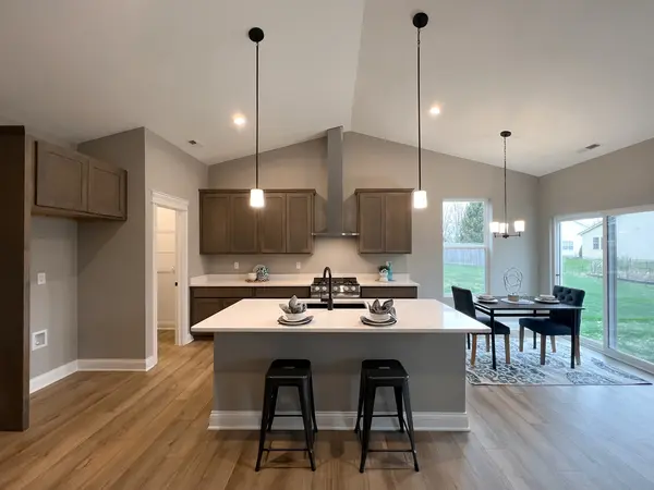 162 S Llanos ST, Cortland, IL 60112