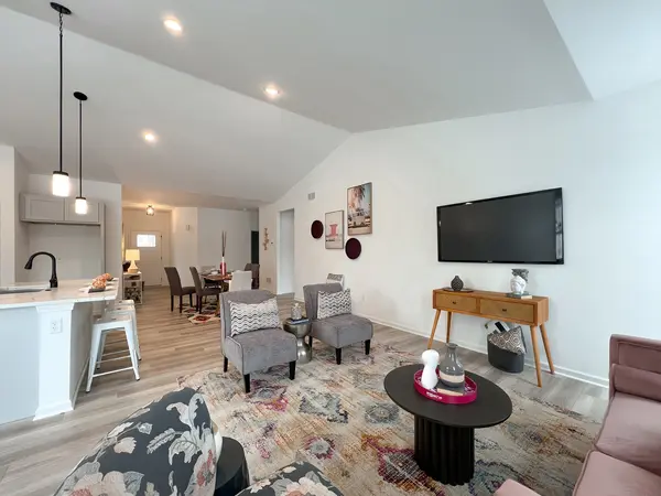 166 S Llanos ST, Cortland, IL 60112