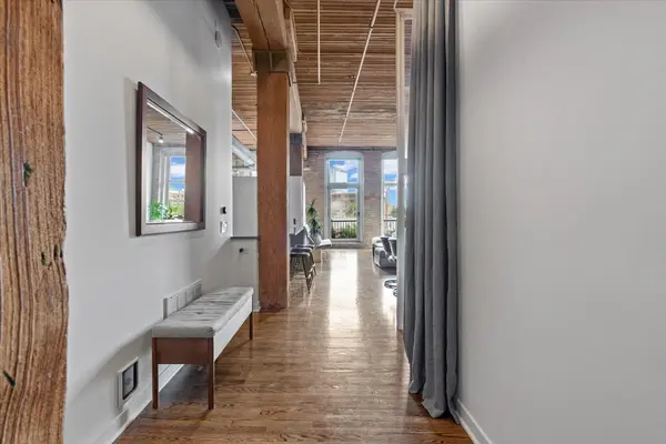 550 N KINGSBURY ST #107, Chicago, IL 60654