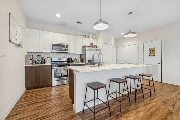 1045 W Cornelia AVE #503, Chicago, IL 60657