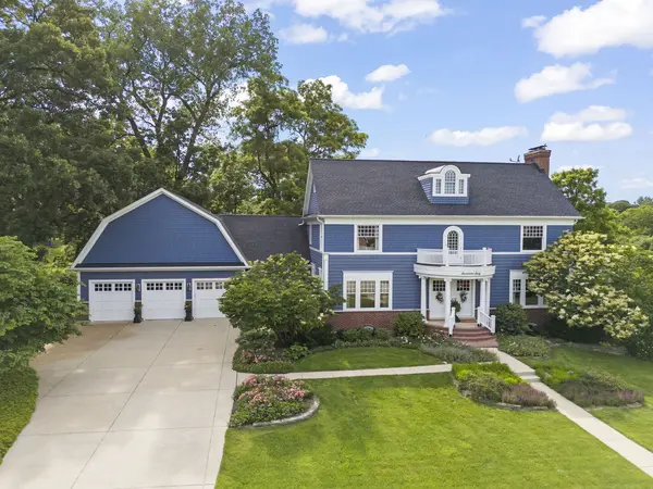 1760 Shaffner RD, Wheaton, IL 60189